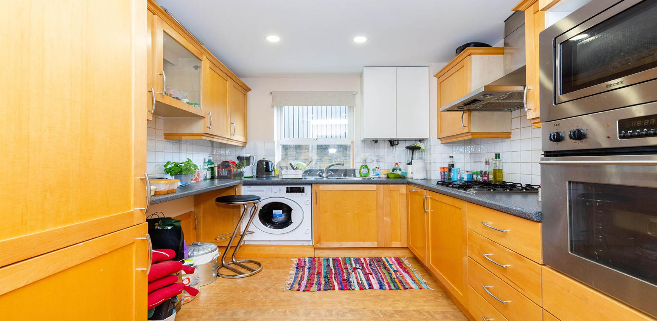			1 Bedroom, 1 bath, 1 reception Apartment			 Ensign Street E1, Aldgate / tower Hill